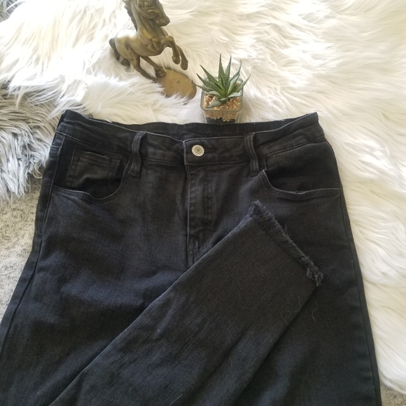 JOHN GALT Black Jean with Frayed Ankle - Picture 3 of 7